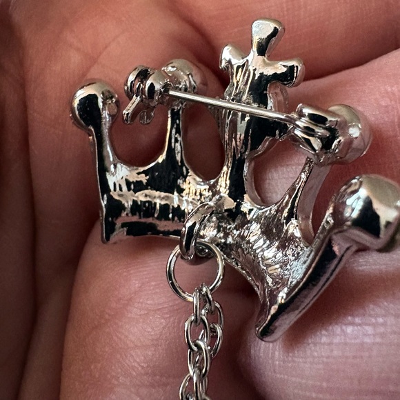 Silver Crown Brooch with Chain - Picture 4 of 5